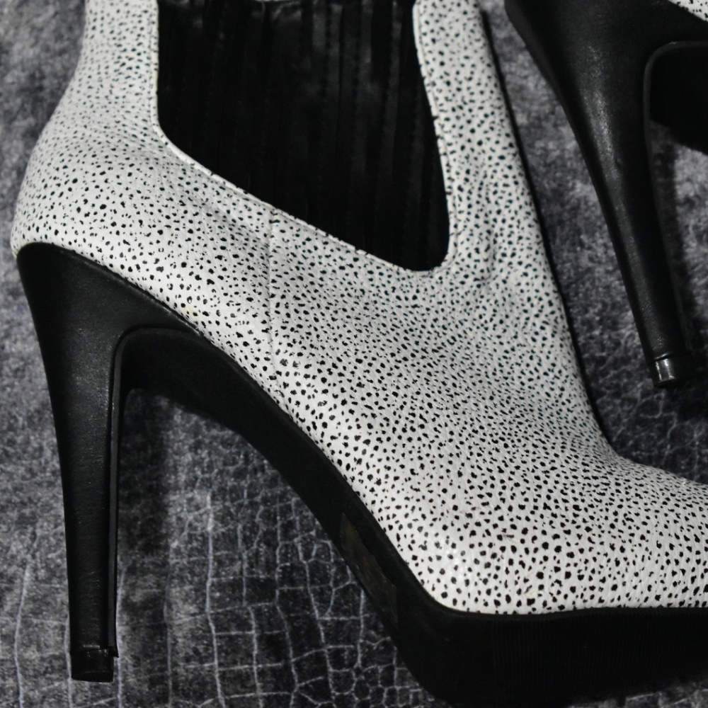 Sold-Sold - Picture 4 of 5